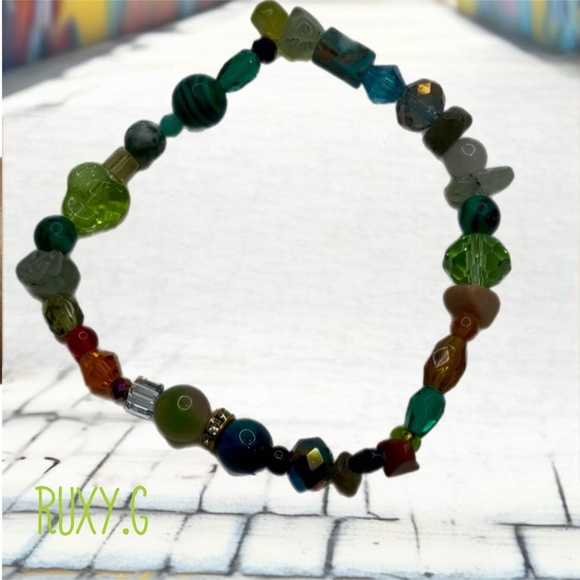 4.   Vibrant Beaded Bracelet Set - Picture 9 of 9